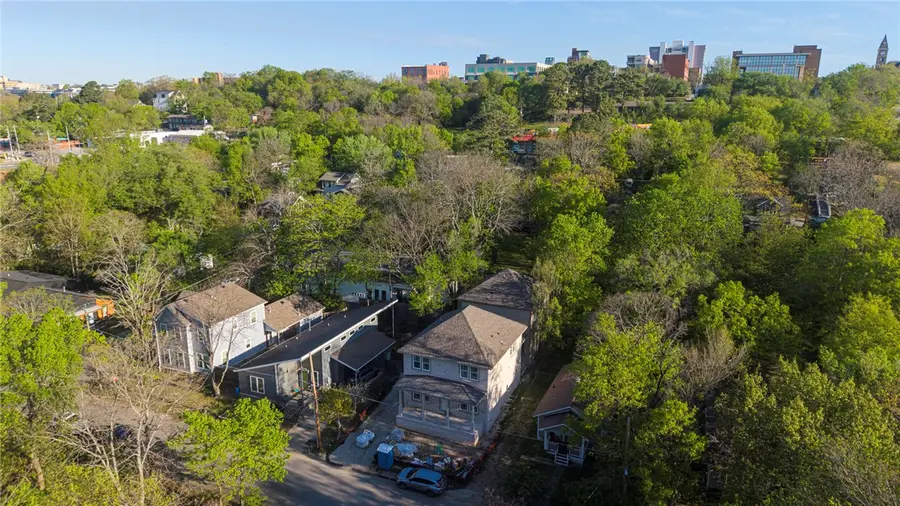 18 E 4th Street, Fayetteville, AR 72701 - #3