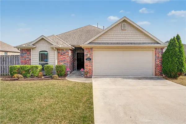 3591 Foxtail Lily Lane, Fayetteville, AR 72704
