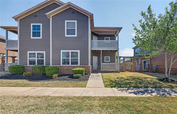 712 N Wordsworth Lane, Fayetteville, AR 72704