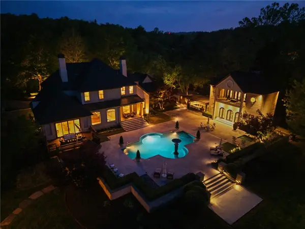 3122 E Township Street, Fayetteville, AR 72703