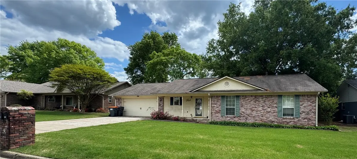 1113 Ashwood Drive, Russellville, AR 72801 - #1