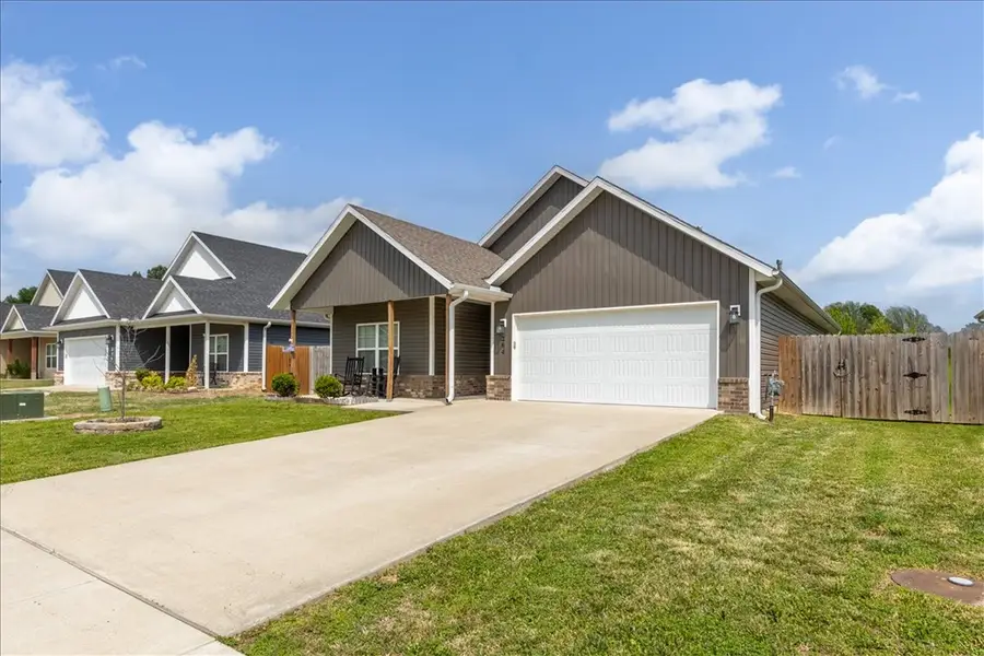 284 Miles Avenue, Gentry, AR 72734 - #3