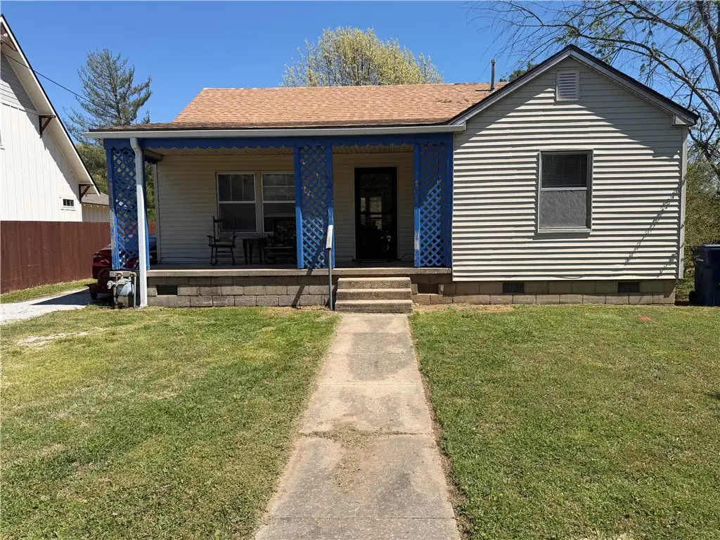 409 S Carl Street, Siloam Springs, AR 72761 - #1