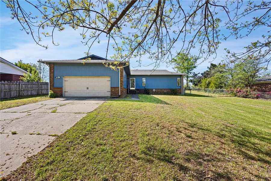 302 E Date Street, Russellville, AR 72802 - #2