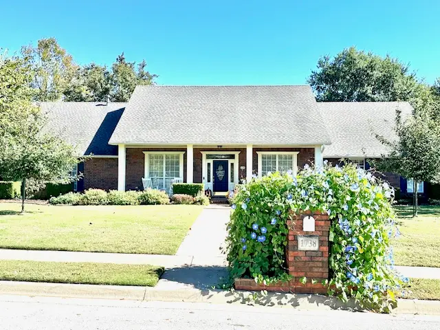 1738 N Barrington Drive, Fayetteville, AR 72701 - #2