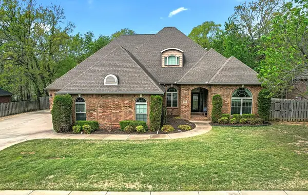 2737 N Signet Place, Fayetteville, AR 72703