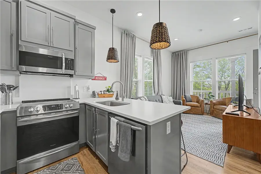 374 S Hill Avenue, Fayetteville, AR 72701 - #3