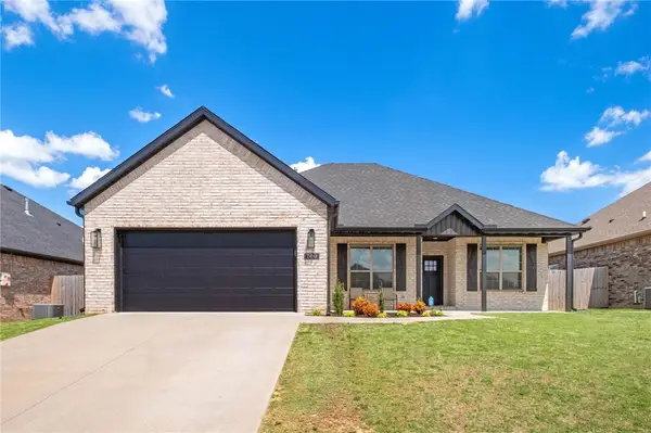 700 Bonnie Street, Bentonville, AR 72713