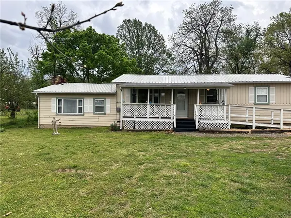 1096 S Hwy 59, Watts, OK 74964