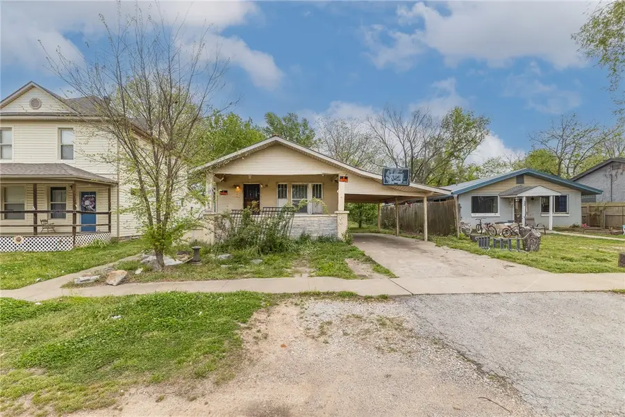 605 S Maxwell Street, Siloam Springs, AR 72761 - #2