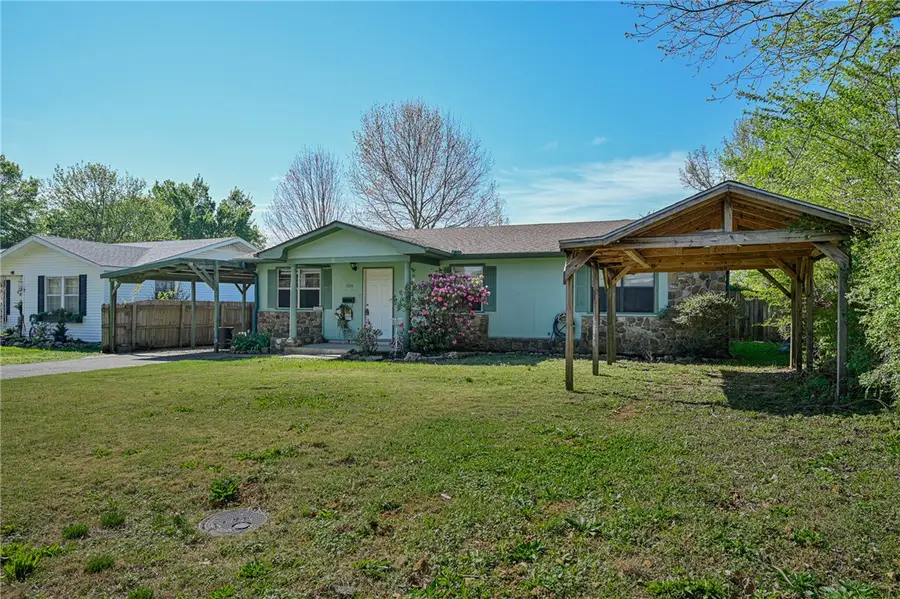 1304 Hickory Avenue, Mena, AR 71953 - #2