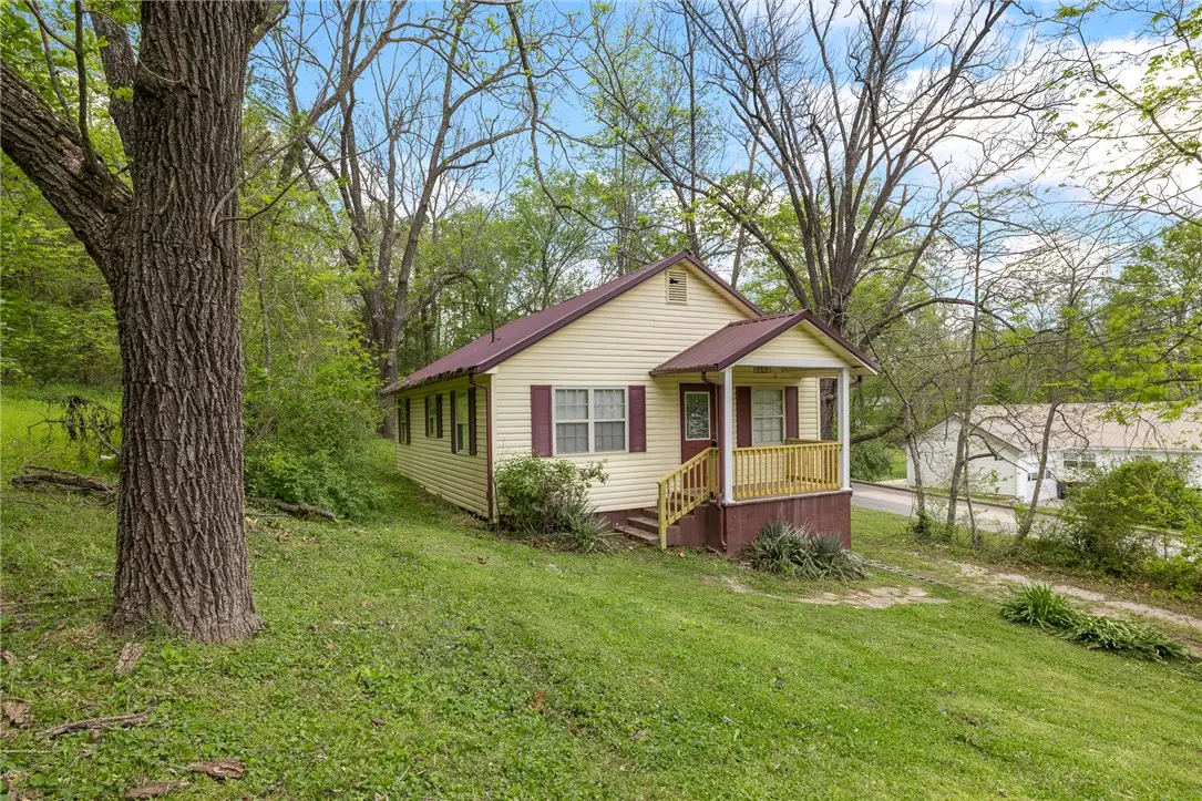 224 N Highland Street, Harrison, AR 72601 - #1