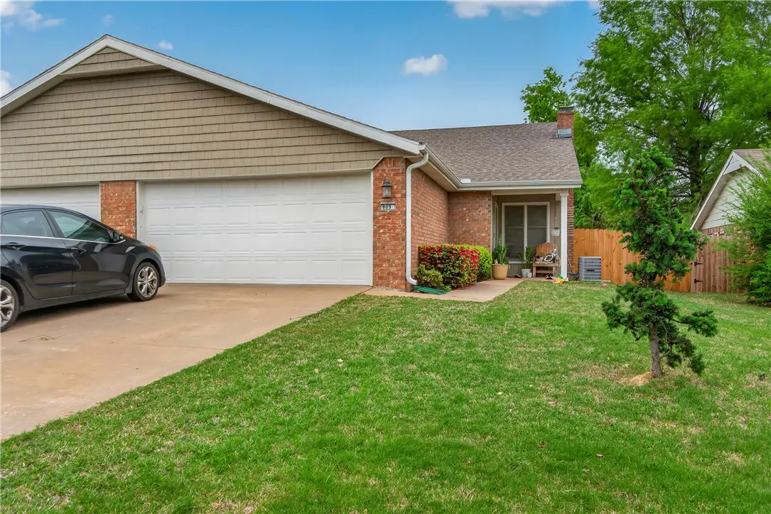 909 W Linden Street, Rogers, AR 72756 - #1
