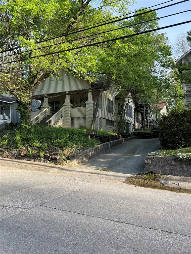 216 E Spring Street #1, 2, and 3, Fayetteville, AR 72701 - #1