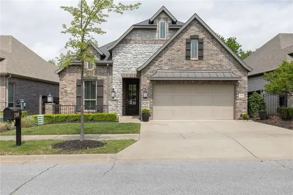 1364 E Charlee Street, Fayetteville, AR 72703