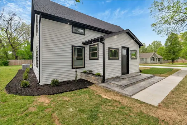 5808 S Cardwell Road, Fayetteville, AR 72704