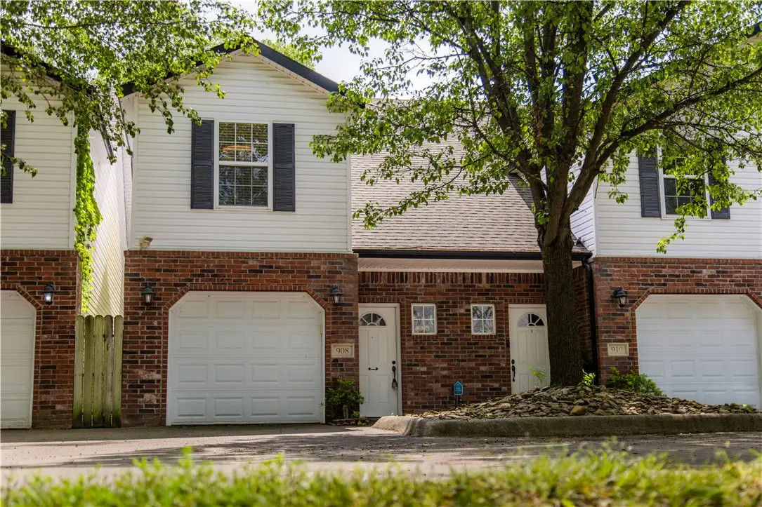 908 S Wood Avenue, Fayetteville, AR 72701 - #1