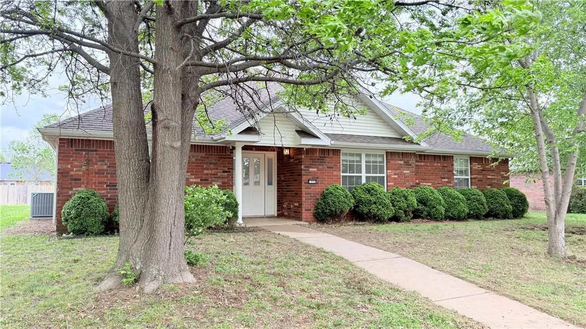 772 N Queen Annes Lace Drive, Fayetteville, AR 72704 - #1