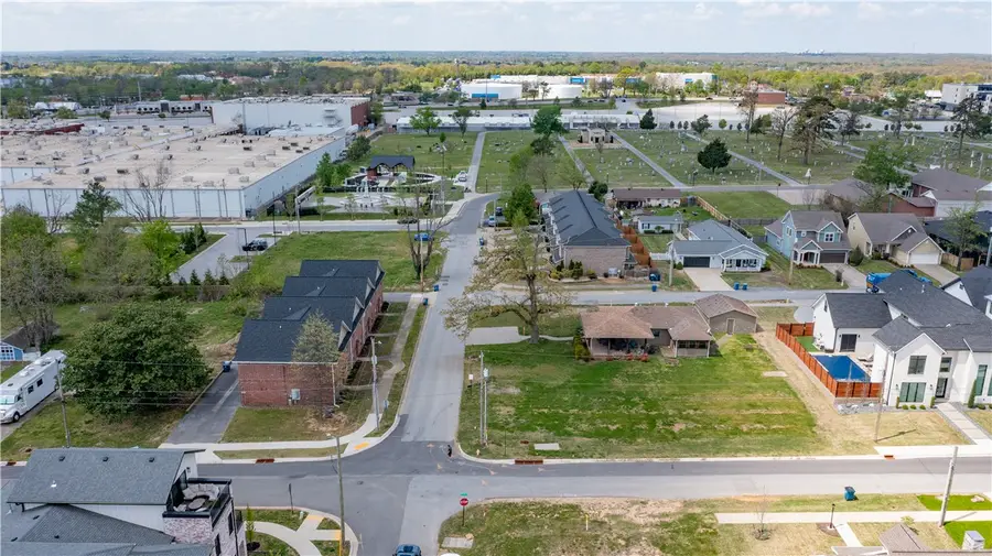 604 SW 5th Street, Bentonville, AR 72712 - #3