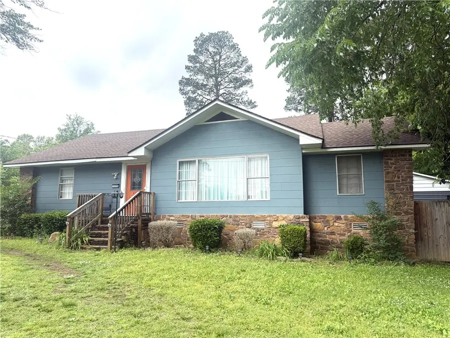 1320 S Denver Avenue, Russellville, AR 72801 - #3