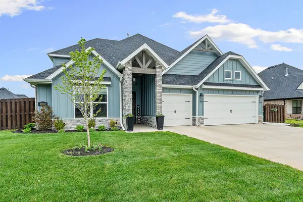 1200 Montieri Drive, Centerton, AR 72719