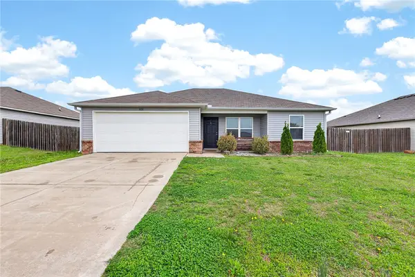 808 NW 68th Avenue, Bentonville, AR 72713