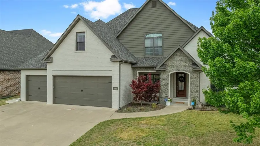 609 Hendrix Street, Bentonville, AR 72712 - #2