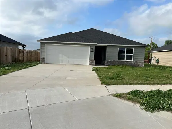 2533 E Foxbury Street, Siloam Springs, AR 72761