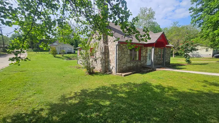 702 W Newman Avenue, Harrison, AR 72601 - #2