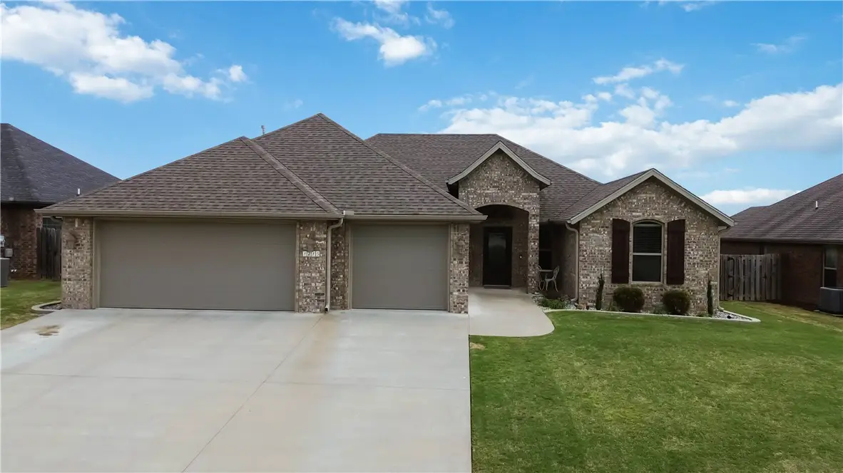 1213 Bradley Street, Centerton, AR 72719 - #1
