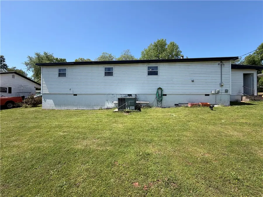 604 Missouri Place, Huntsville, AR 72740 - #3