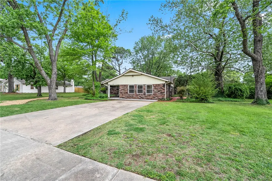 1716 E Rolling Hills Drive, Fayetteville, AR 72703 - #3