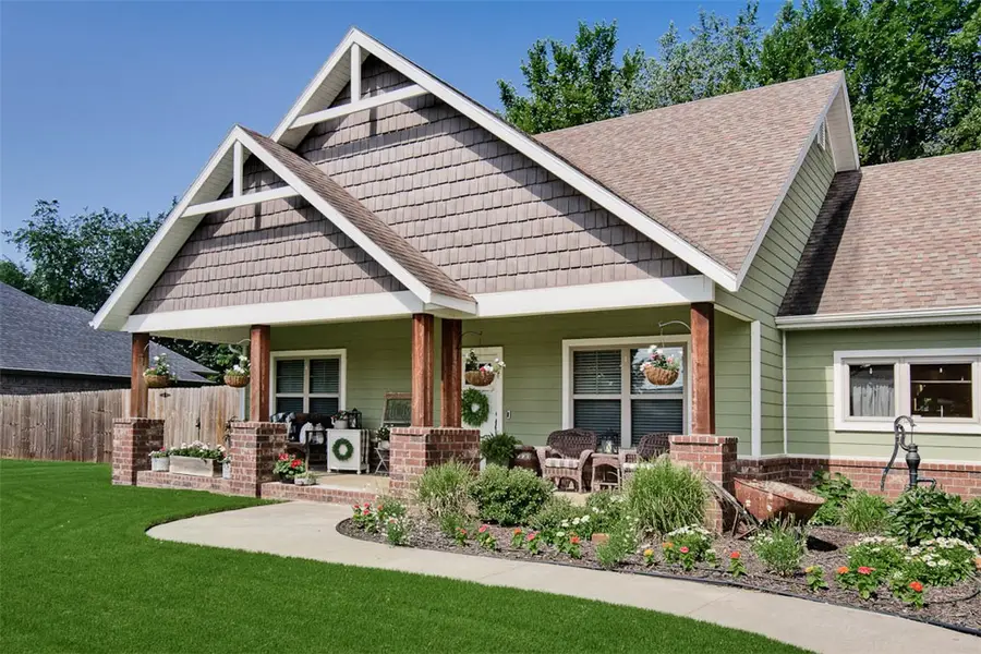 404 Grandview Drive, Prairie Grove, AR 72753 - #2
