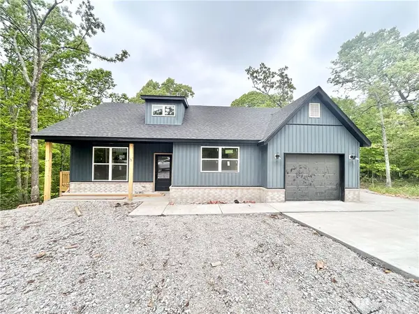 8 Naver Lane, Bella Vista, AR 72715