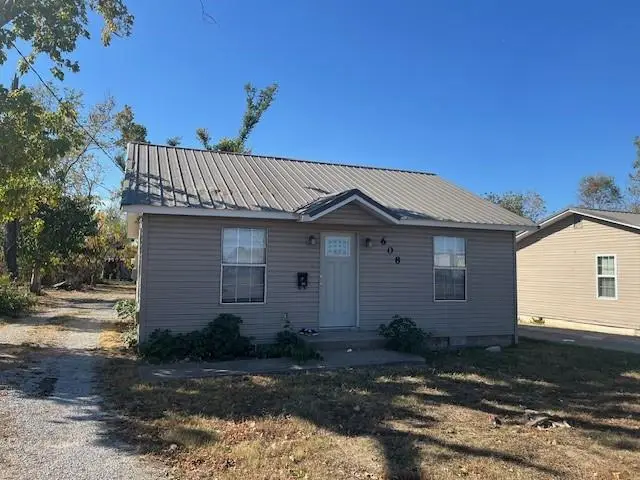 612 N 8th Street, Rogers, AR 72756 - #2