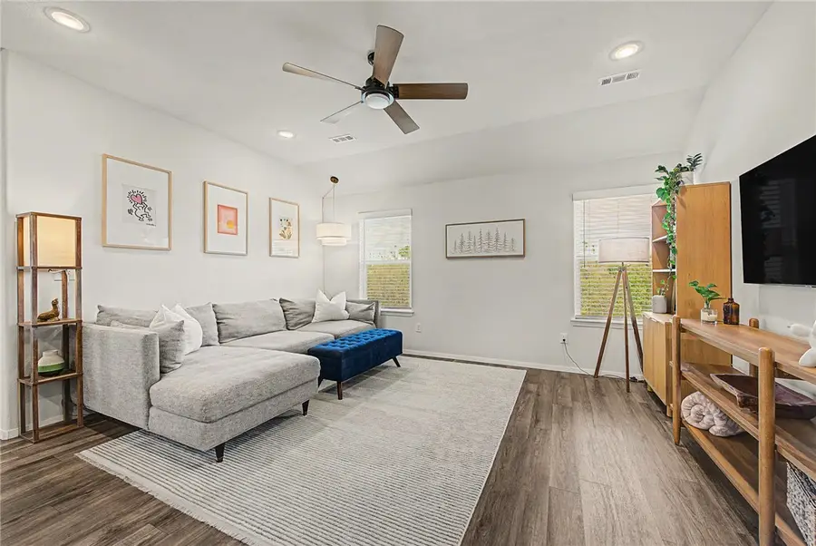 534 Woodcreek Loop, Lowell, AR 72745 - #2