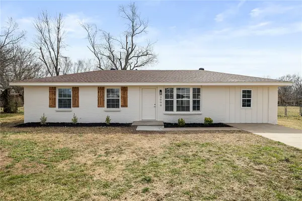 2000 W Wood Street, Rogers, AR 72756
