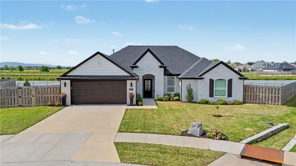 323 Divine Court, Farmington, AR 72730