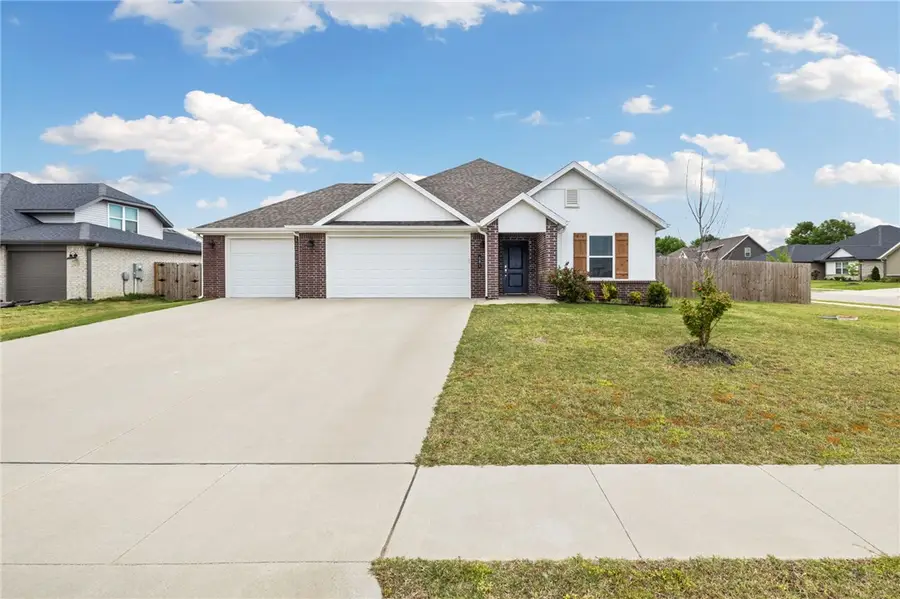 681 Brandon Michael Street, Prairie Grove, AR 72753 - #2