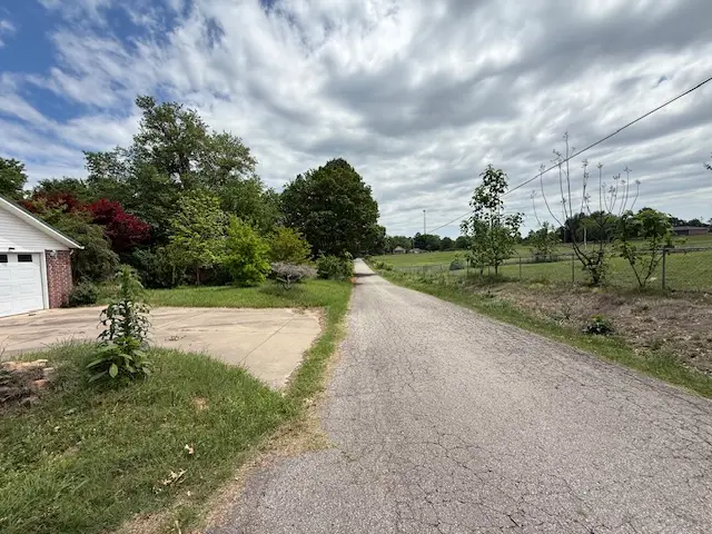 402 E College Street, Altus, AR 72821 - #2