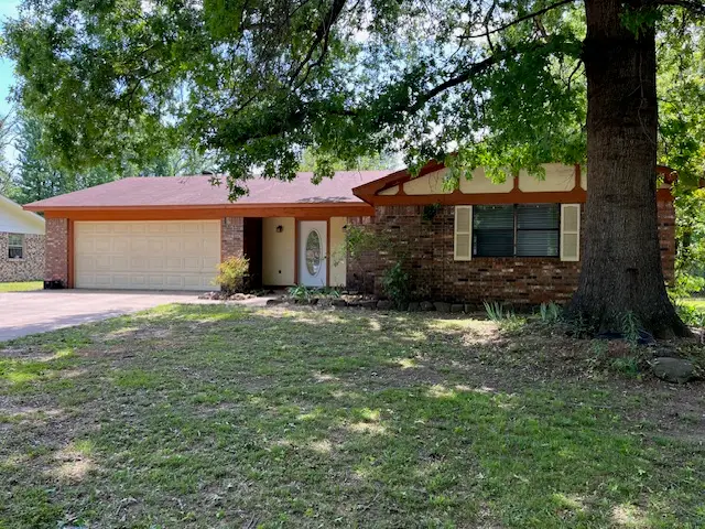 2106 E 15th Street, Russellville, AR 72802 - #1