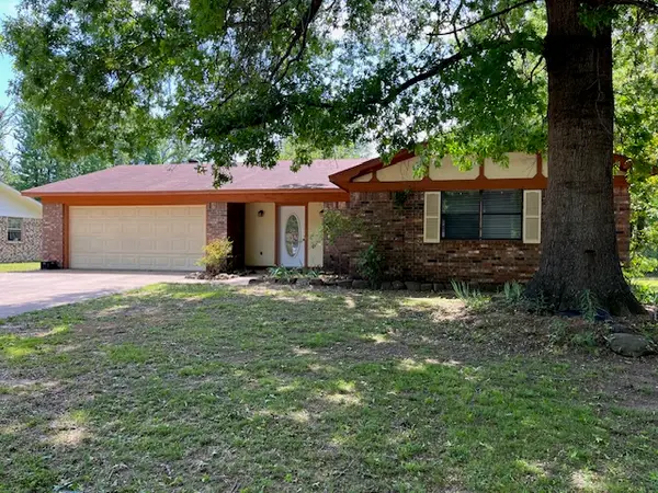 2106 E 15th Street, Russellville, AR 72802