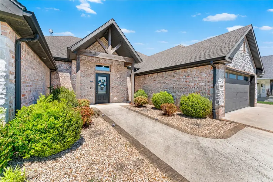 410 Chaparral Street, Centerton, AR 72719 - #2