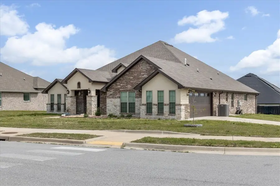 731 Cortland Street, Bentonville, AR 72712 - #2