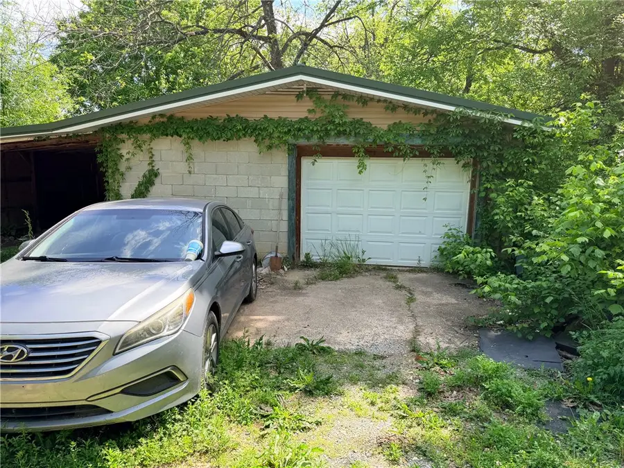 315 Gear Street, Yellville, AR 72687 - #3