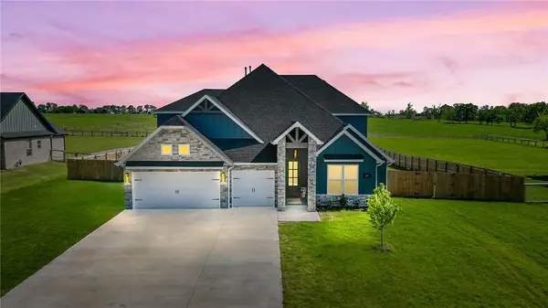 207 Jenna Lane, Gravette, AR 72736