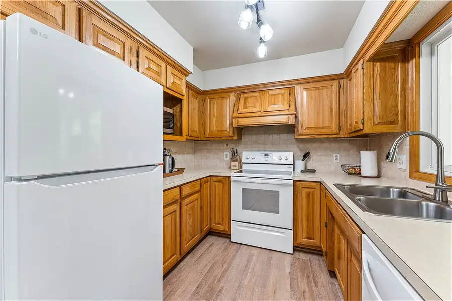 6 Zennor Lane, Bella Vista, AR 72715 - #3