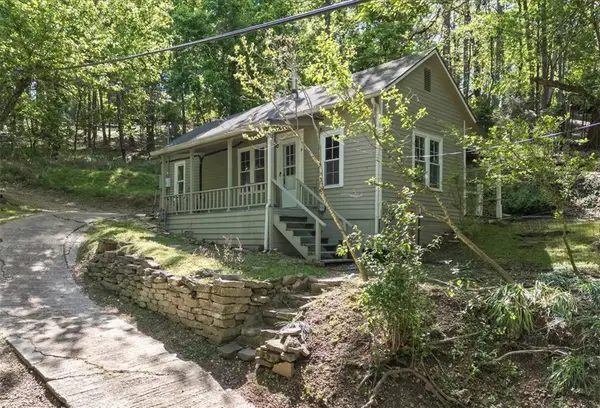 17 Berryville Avenue, Eureka Springs, AR 72632