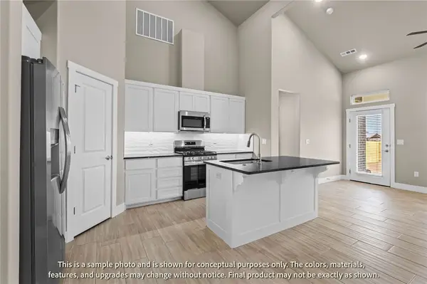 411 Onyx Avenue, Centerton, AR 72719