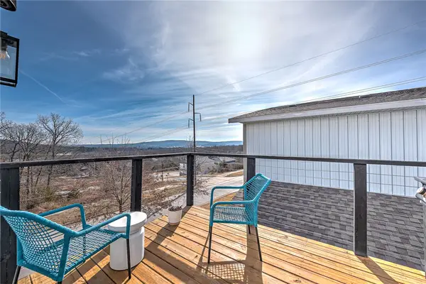 45 S Happy Hollow Road, Fayetteville, AR 72701